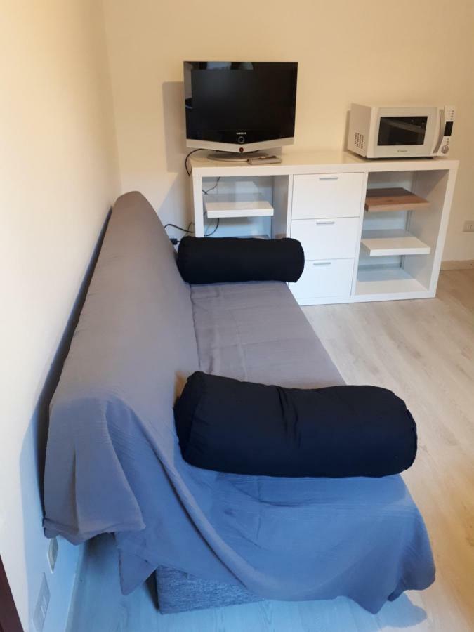 Laura'S Lake Room Arona Exterior foto